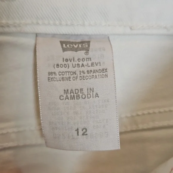 Womens Levis Capris - Picture 2 of 3